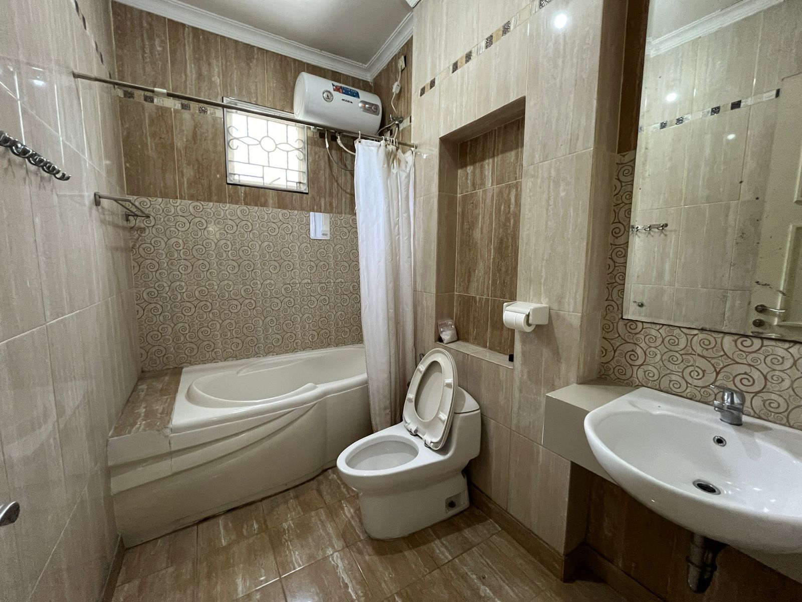 Rumah Disewakan Fully Furnished di Cluster Vassa Terrace Lippo Cikarang 